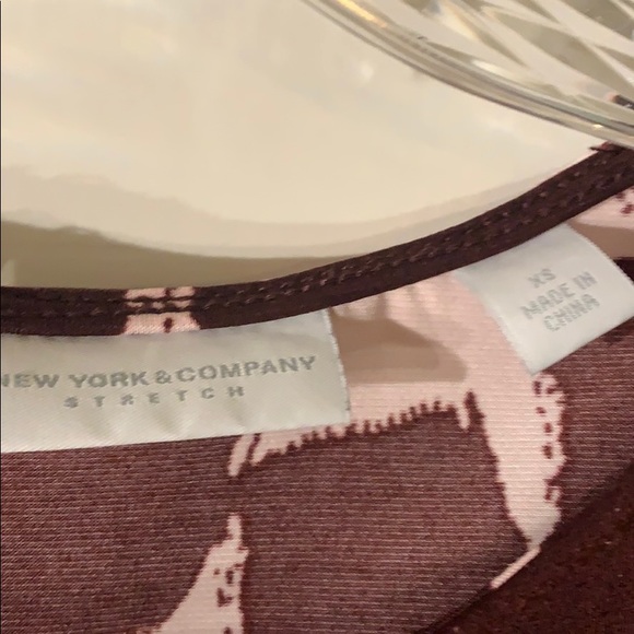 Stylish, waist slimming and flattering dress - Picture 3 of 5